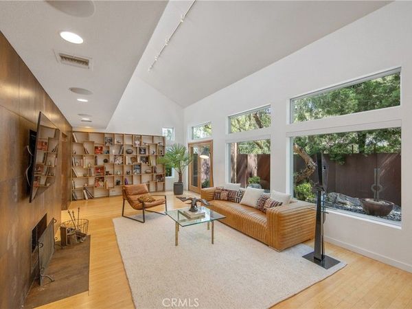 4109 Empis Street, Woodland Hills, CA 91364