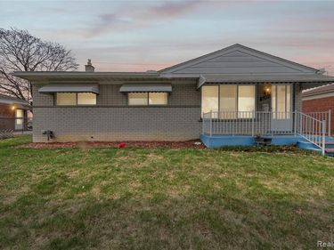 30955 Iroquois Drive , Warren, MI 48088