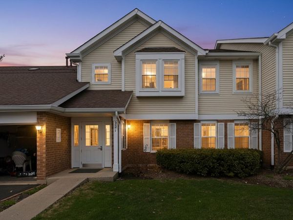 221 Norfolk Court , Unit 3, Roselle, IL 60172