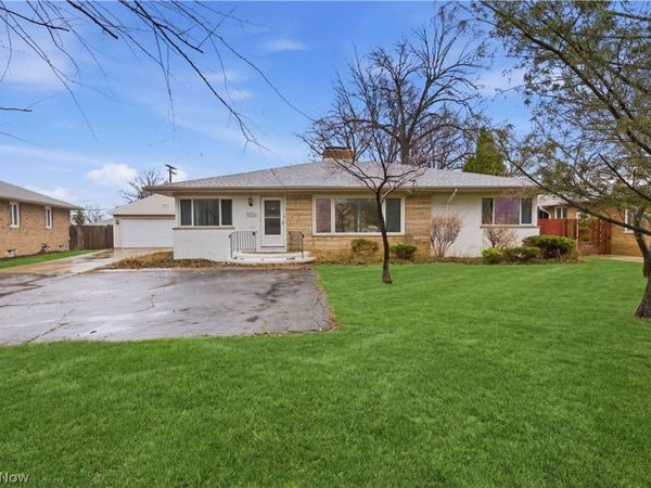 11526 Lake Avenue , Cleveland, OH 44102