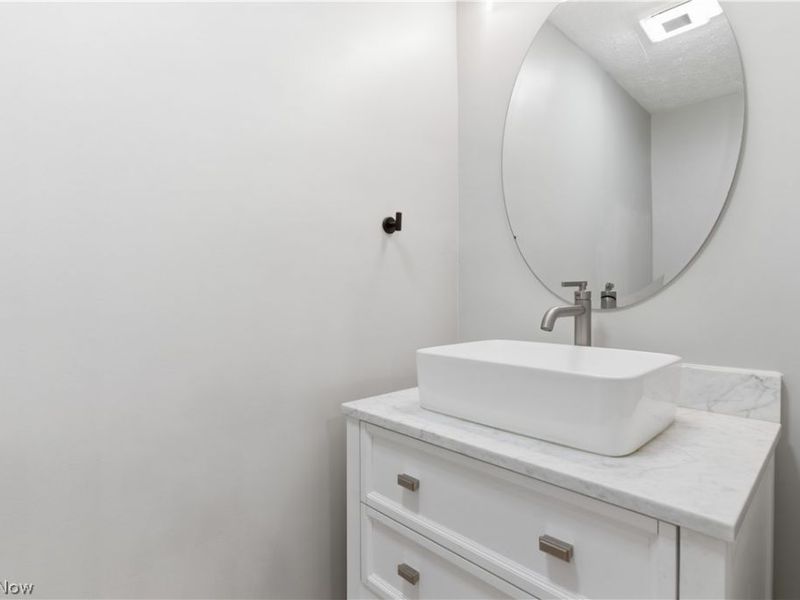 11526 Lake Avenue , Cleveland, OH 44102 Photo 29