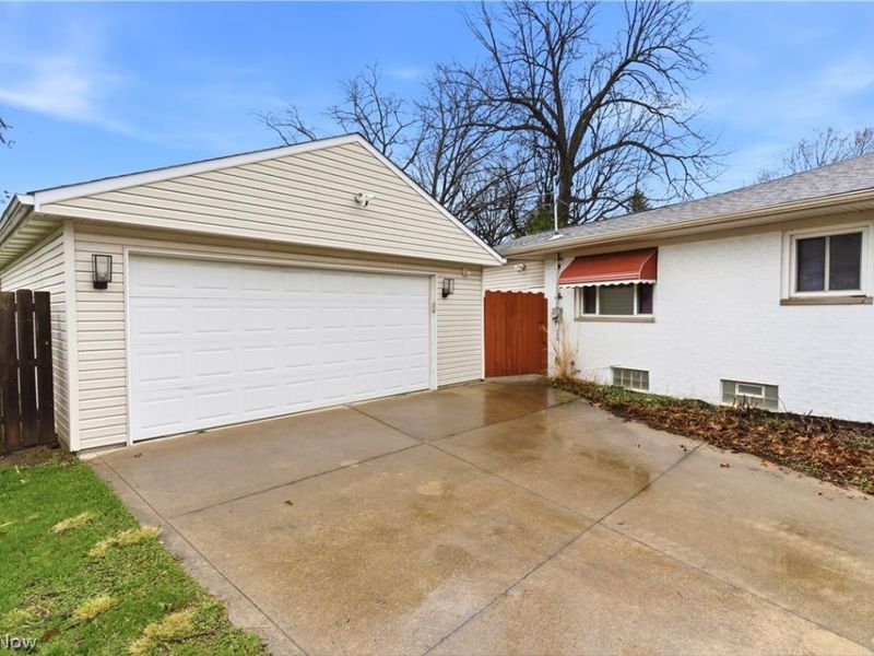 11526 Lake Avenue , Cleveland, OH 44102 Photo 38