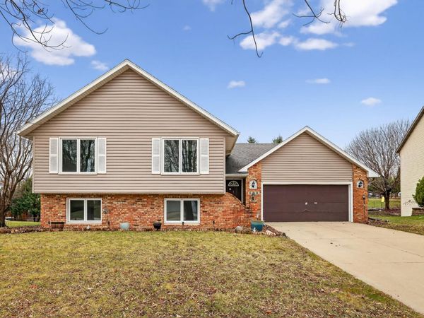 6219 Fairway Drive NW, Rochester, MN 55901