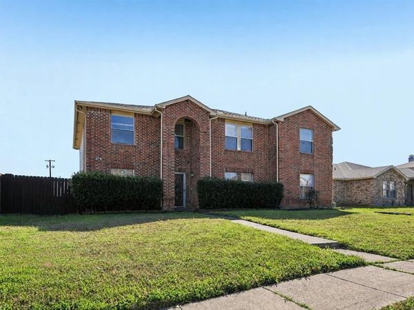 658 Bluechalk Drive, Cedar Hill, TX 75104