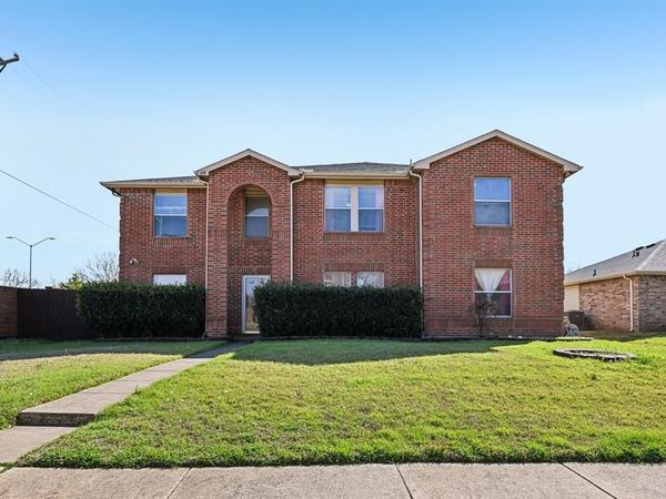 658 Bluechalk Drive, Cedar Hill, TX 75104