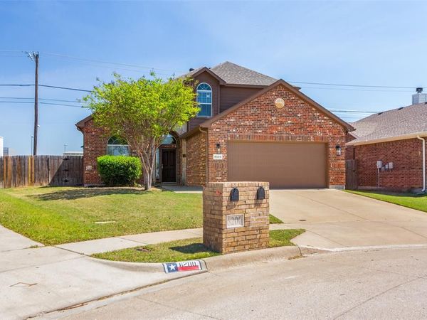 8320 Deer Bluff Lane, Fort Worth, TX 76179