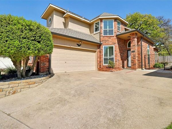 3017 Eagles Nest Drive, Bedford, TX 76021
