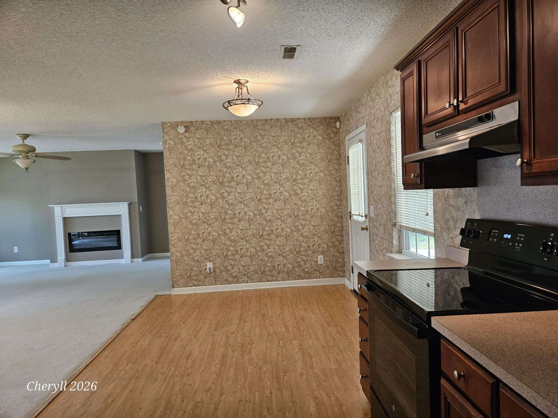 1103 Hawthorne Road Photo 6