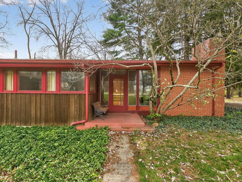 91 Pocono Road, Columbus, OH 43235 Photo 5