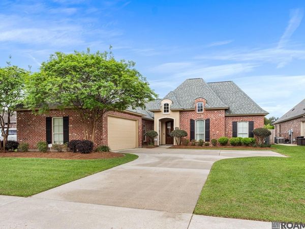 14630 Wisteria Lakes Dr, Central, LA 70818