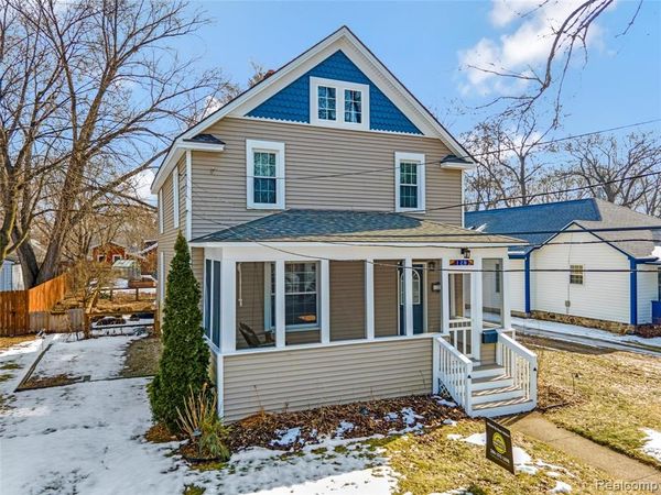 128 Clarence Street, Holly Vlg, MI 48442