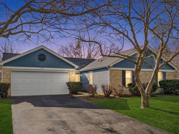 2301 Providence Court E, Naperville, IL 60565