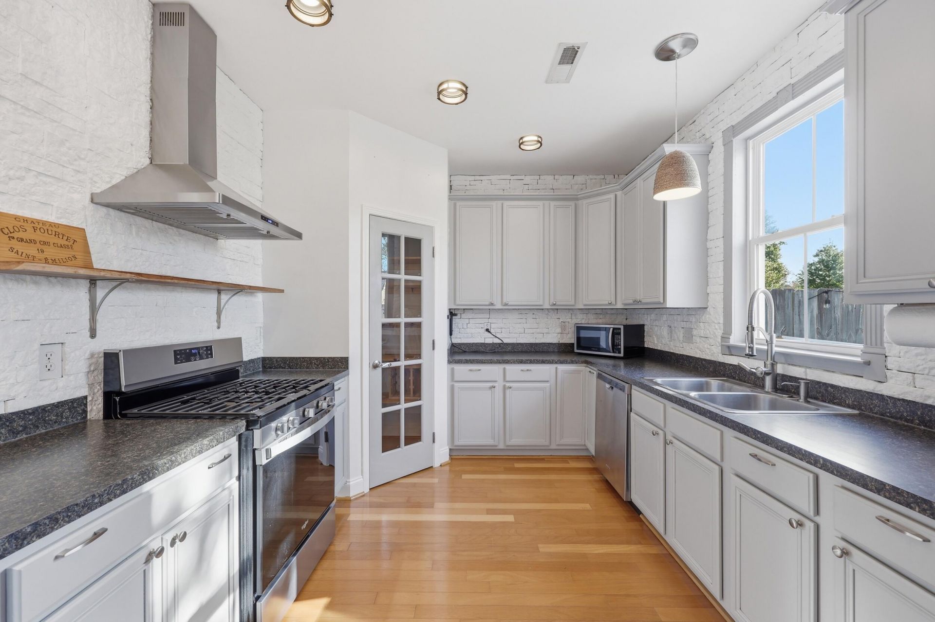 409 Chemistry Circle Photo 5