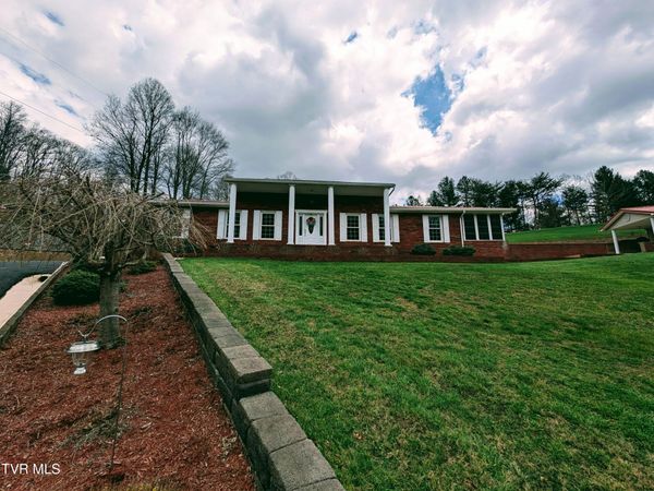 218 Northeast 7th Street, Norton, VA 24273