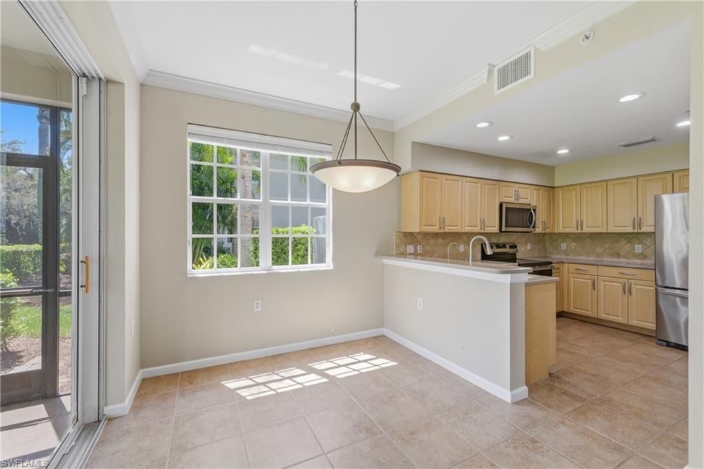 13081 Pebblebrook Point Cir, Unit 102, Fort Myers, FL 33905 Photo