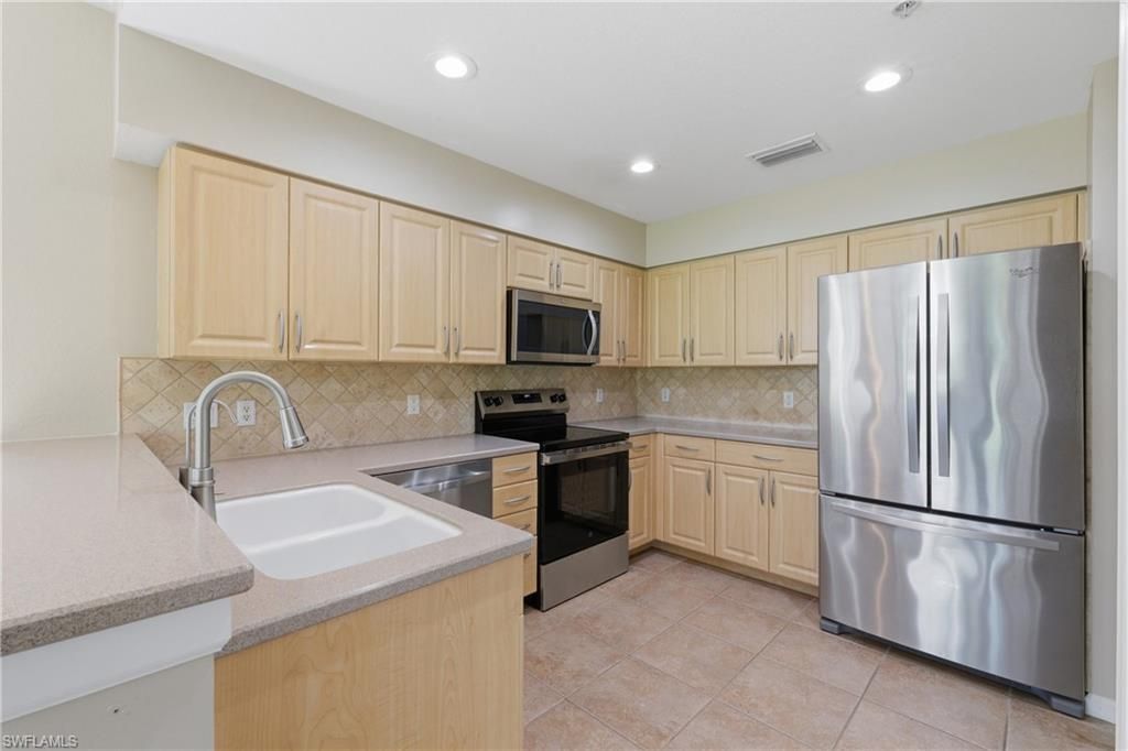 13081 Pebblebrook Point Cir, Unit 102, Fort Myers, FL 33905 Photo