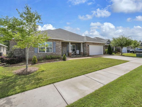 83 E Sky Way, Freeport, FL 32439