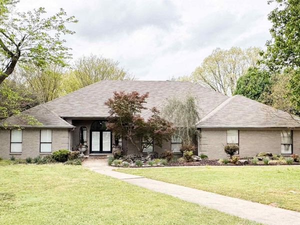 912 Nottingham Court, Benton, AR 72019