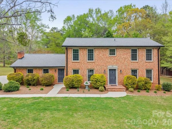 207 Williamsburg Lane, Wadesboro, NC 28170