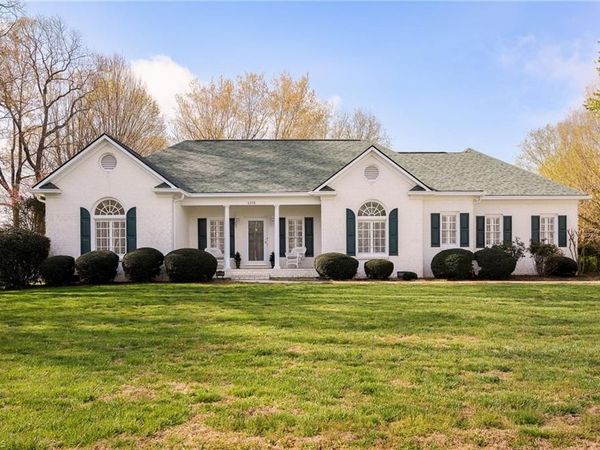 6398 Skylark Road, Pfafftown, NC 27040