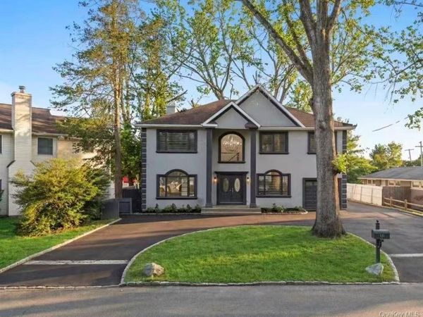 18 Wellington Road, Greenvale, NY 11548