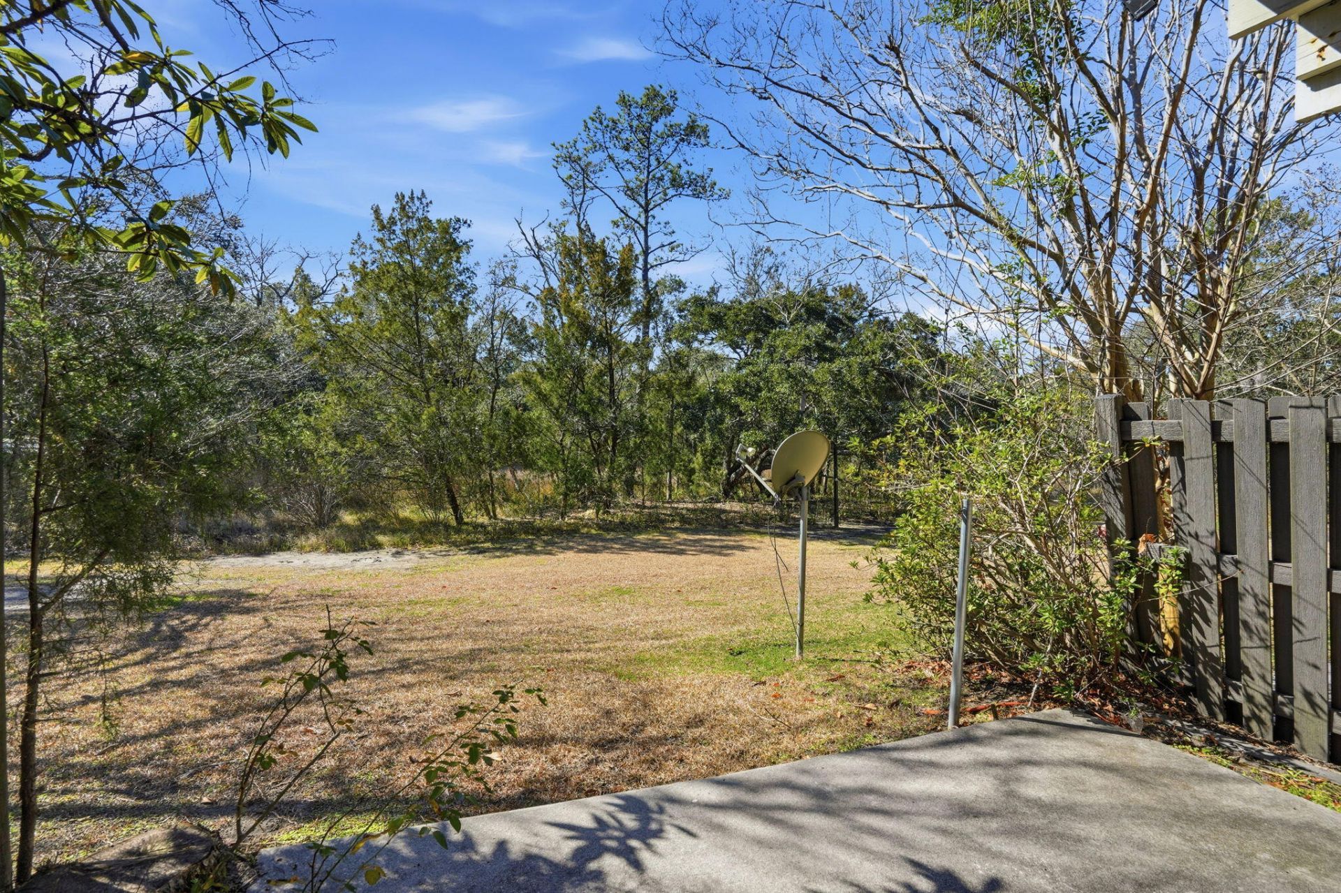 308 Saint Charles Court Photo 20