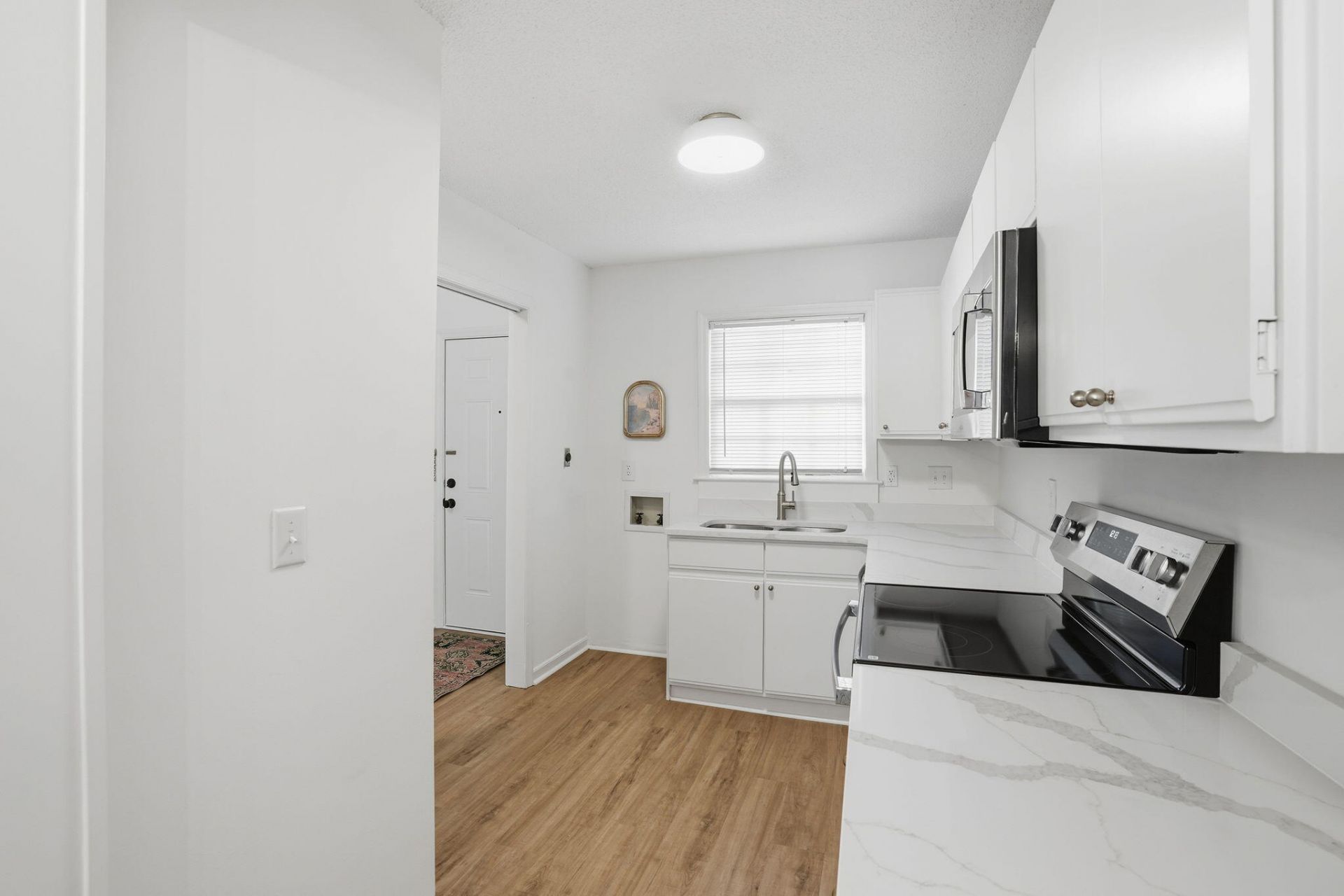 308 Saint Charles Court Photo 7