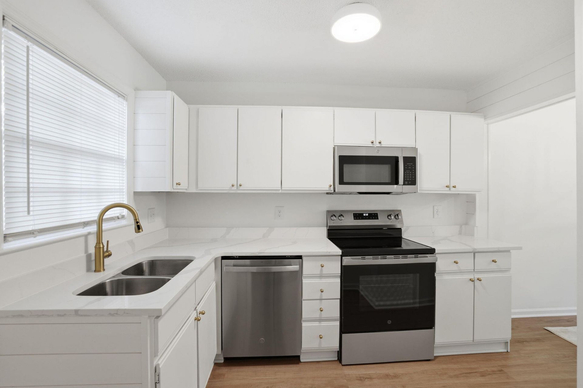 308 Saint Charles Court Photo 8