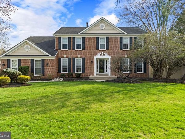 1 BROADACRE COURT, MOUNT LAUREL, NJ 08054