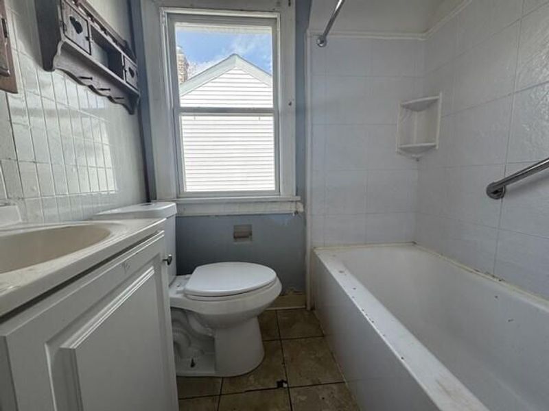 684 Wiltshire Road, Columbus, OH 43204 Photo 10