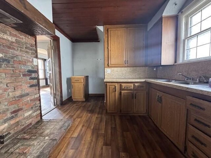 684 Wiltshire Road, Columbus, OH 43204 Photo 6