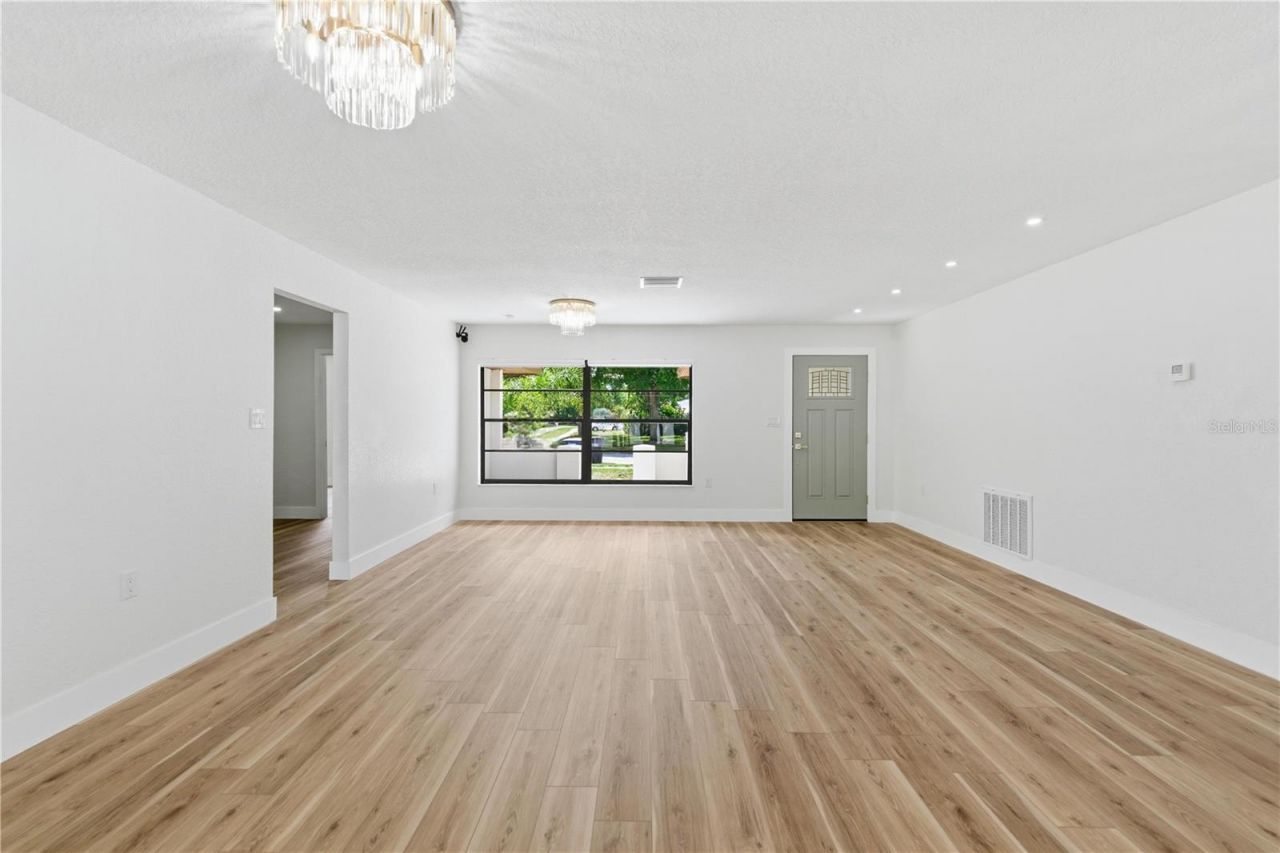 2309 Pin Oak Lane E, Clearwater, FL 33759 Photo