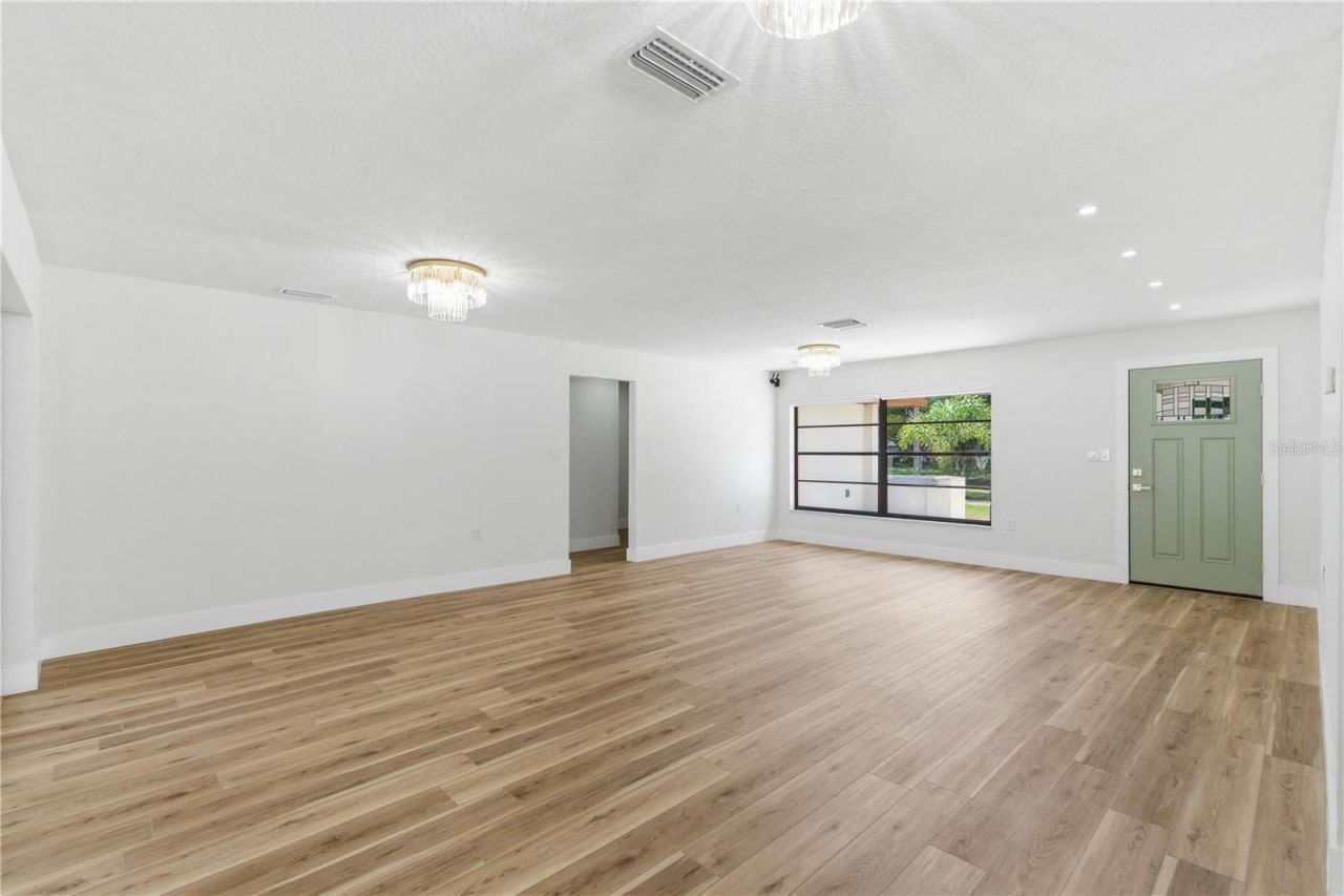 2309 Pin Oak Lane E, Clearwater, FL 33759 Photo