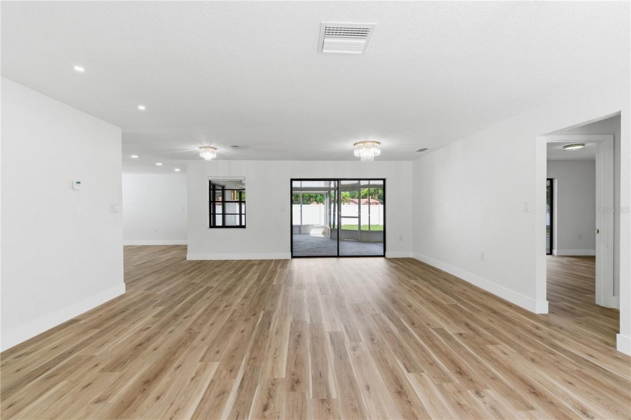 2309 Pin Oak Lane E, Clearwater, FL 33759 Photo