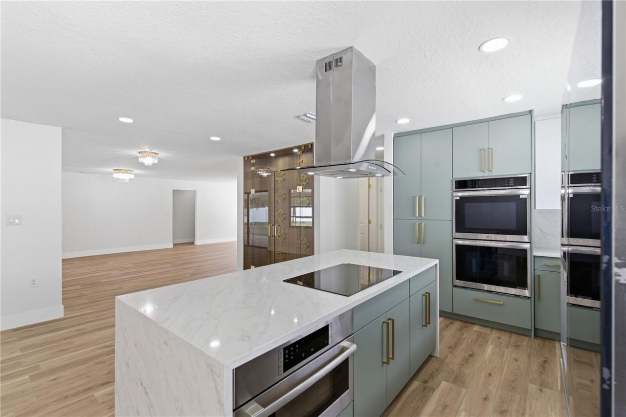 2309 Pin Oak Lane E, Clearwater, FL 33759 Photo