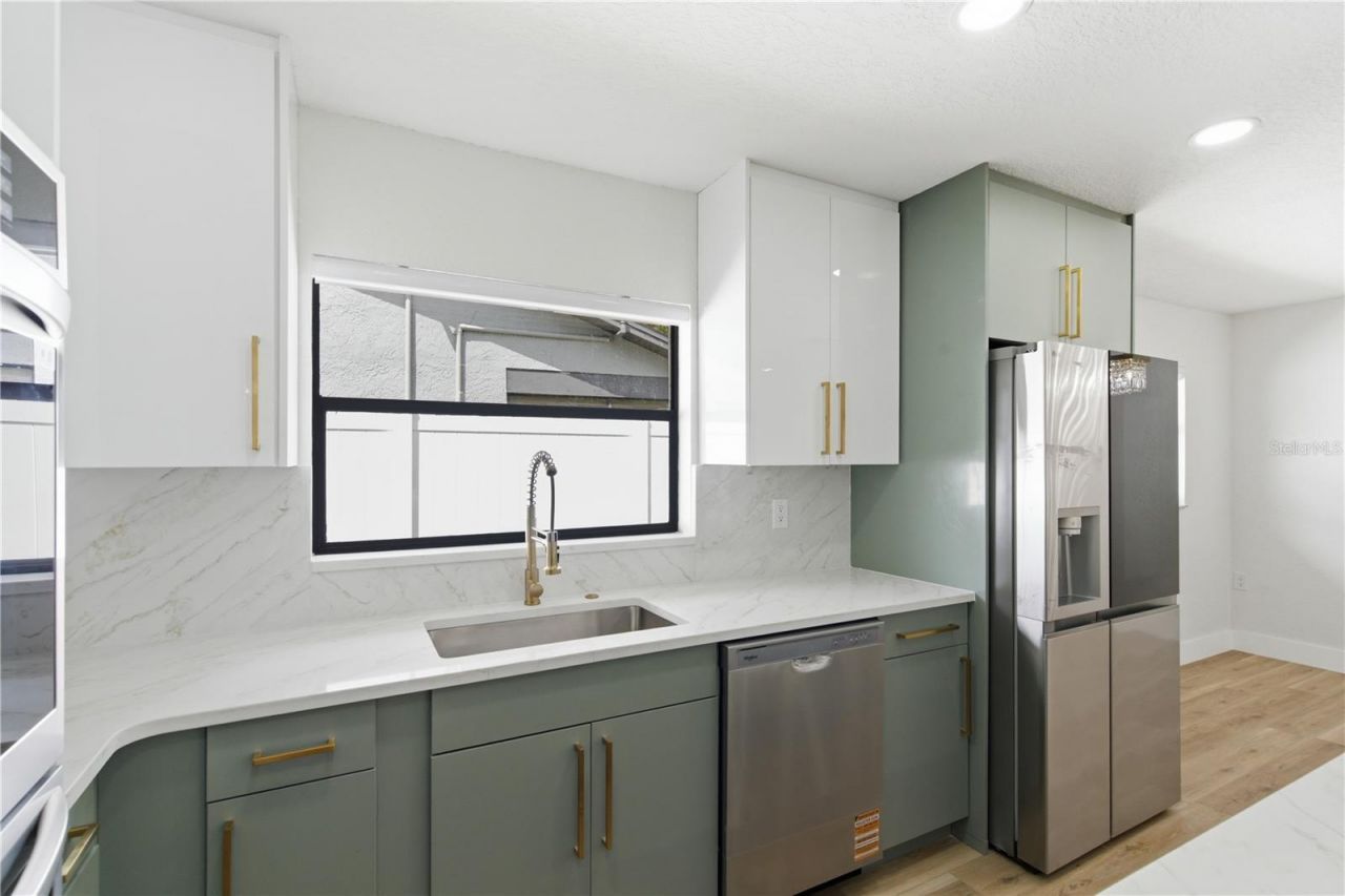 2309 Pin Oak Lane E, Clearwater, FL 33759 Photo