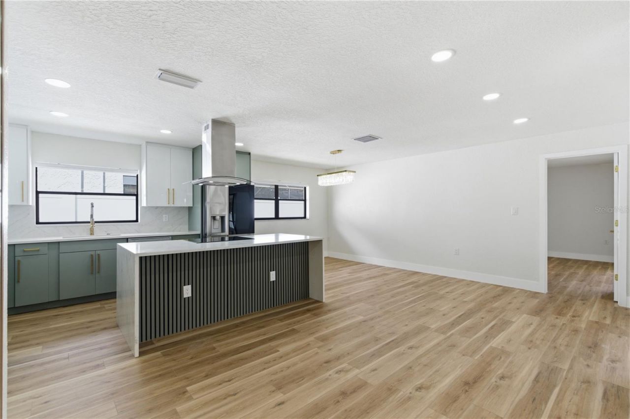 2309 Pin Oak Lane E, Clearwater, FL 33759 Photo