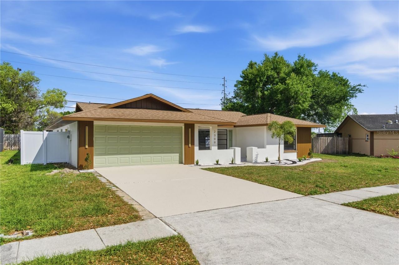 2309 Pin Oak Lane E, Clearwater, FL 33759 Photo