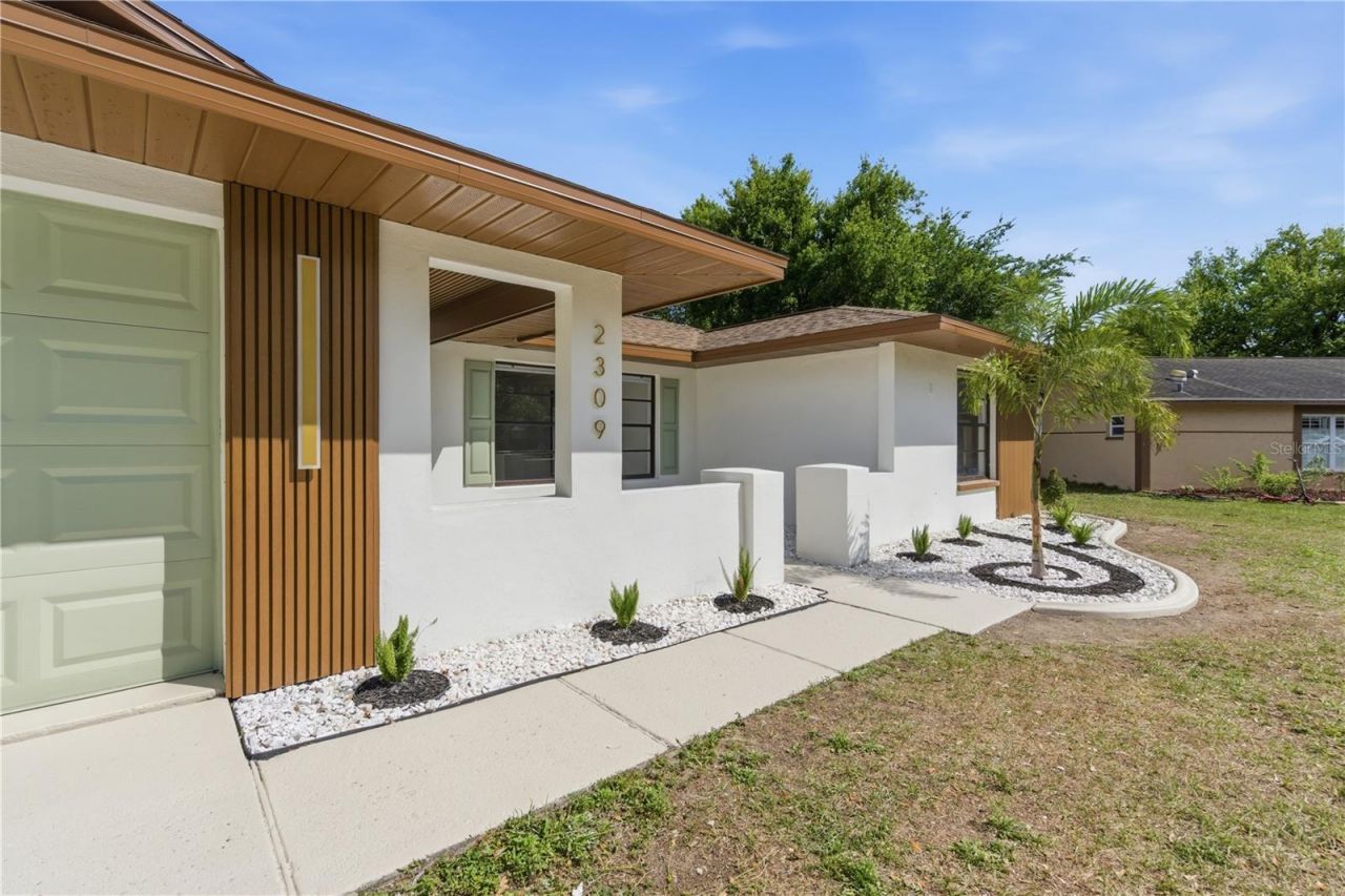 2309 Pin Oak Lane E, Clearwater, FL 33759 Photo