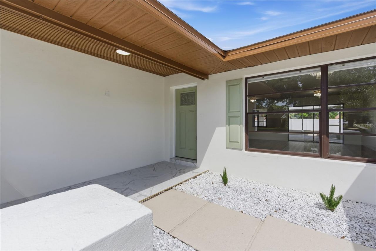 2309 Pin Oak Lane E, Clearwater, FL 33759 Photo