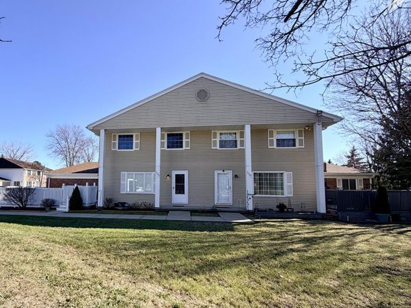 27153 Winchester Street, Brownstown, MI 48183