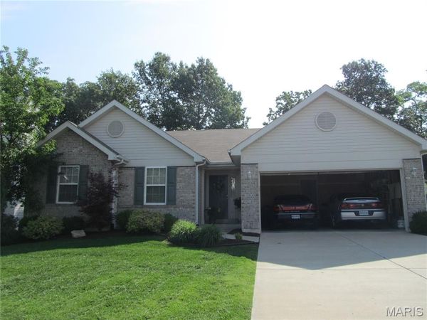 2073 Williamstown Drive, St Peters, MO 63376