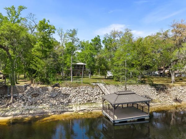 162 NE 931 St., Branford, FL 32008