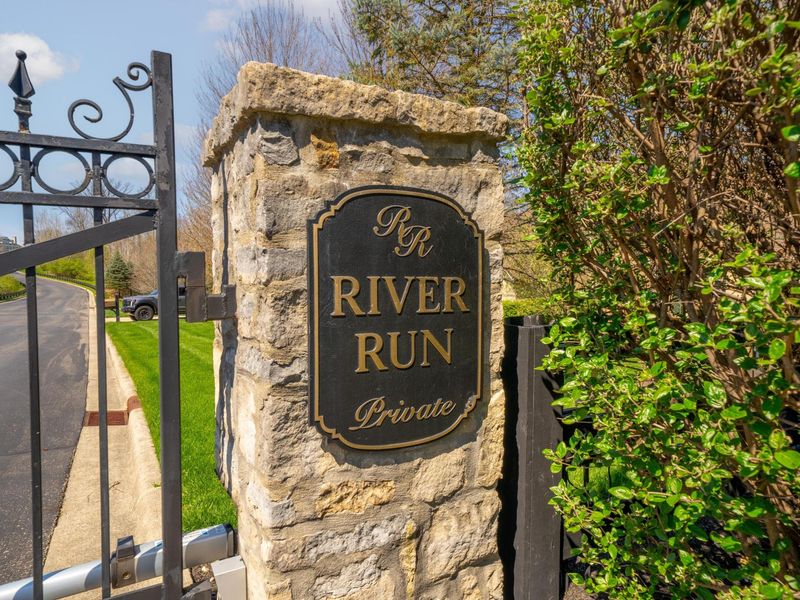 5164 Riverway Run, Powell, OH 43065 Photo 2