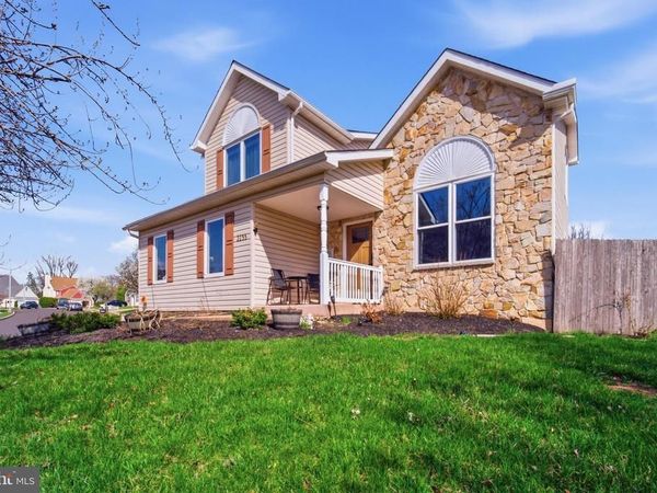 2233 APPLE WAY, BENSALEM, PA 19020