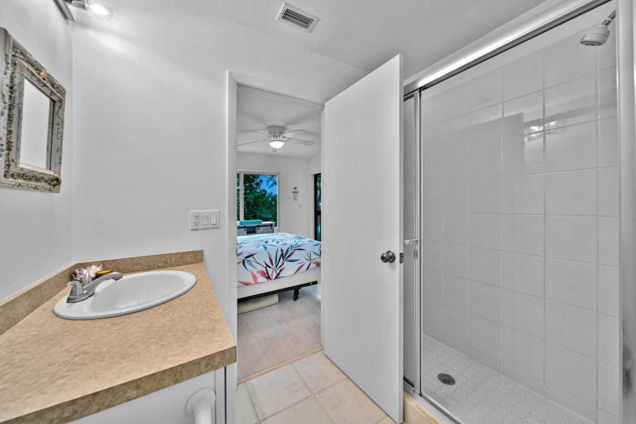 1446 Sandpiper Cir, Sanibel, FL 33957 Photo