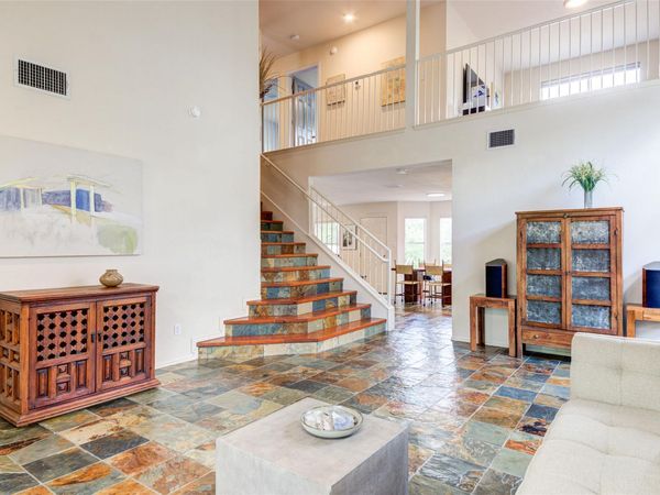 8904 W Hove LOOP, Austin, TX 78749