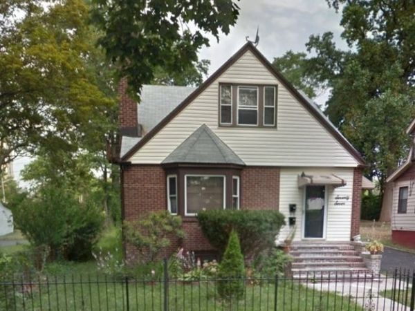 77 Ross St, East Orange, NJ 07018