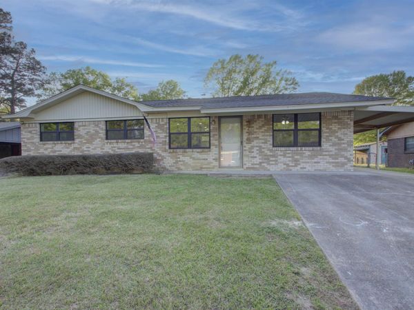 3715 Forestwood, Texarkana, AR 71854