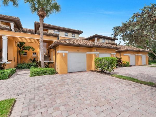 8035 NW 127th Lane, Unit 3-e, Parkland, FL 33076